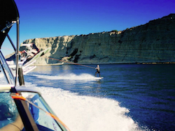 wakeboat-wakeboard-algarve-kitesurf-camp